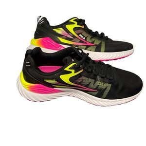 FILA ENERGIZED TENNIS SHOES